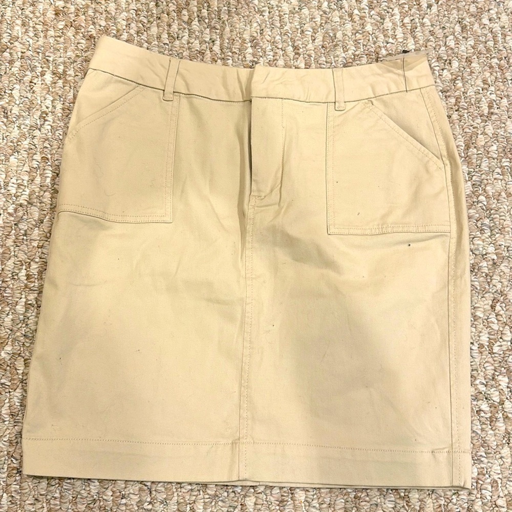 🔥Denver Hayes mini skirt size size 8 beige with pockets